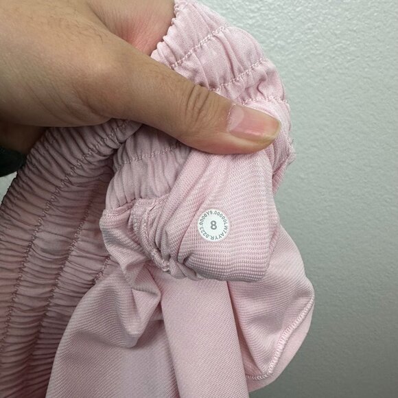 Lululemon Hotty Hot High-Rise Lined Short 2.5" 8 Strawberry Milkshake Mesh Swift - Picture 10 of 10